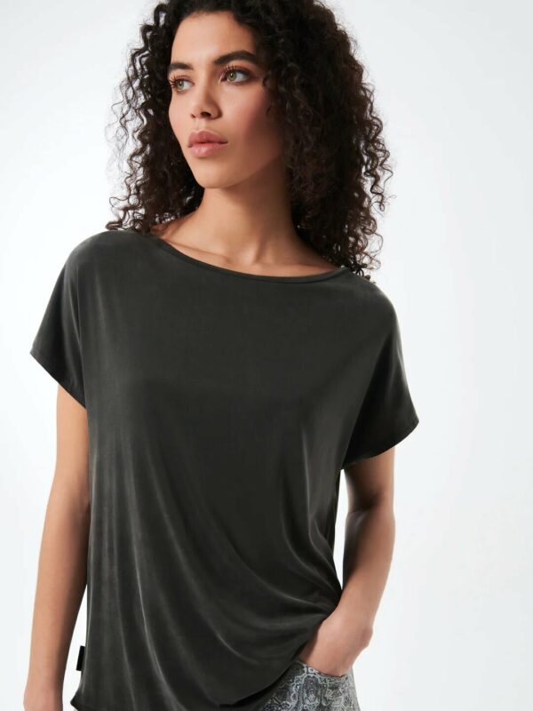 T- shirt rrd pe25. cupro square wom shirty art. 25708