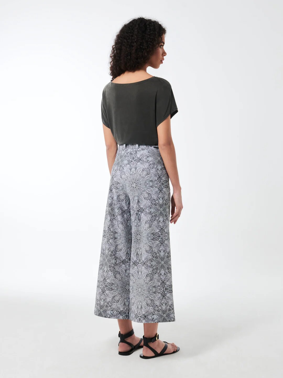 T- shirt rrd pe25. cupro square wom shirty
art. 25708 - immagine 3