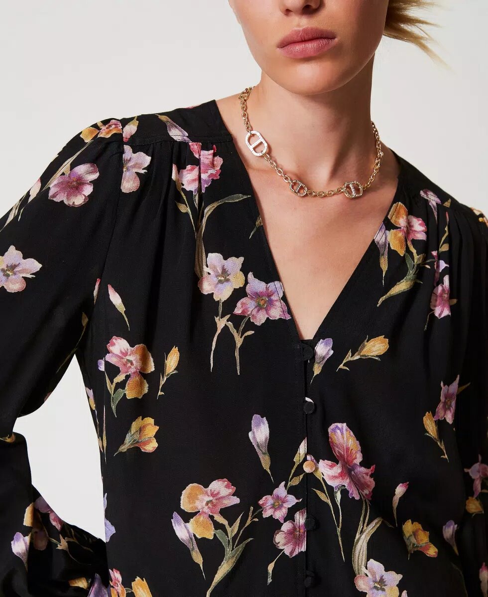 Camicia in crèpe de chine a fiori twin set pe25
art. 251tp2774 - immagine 4