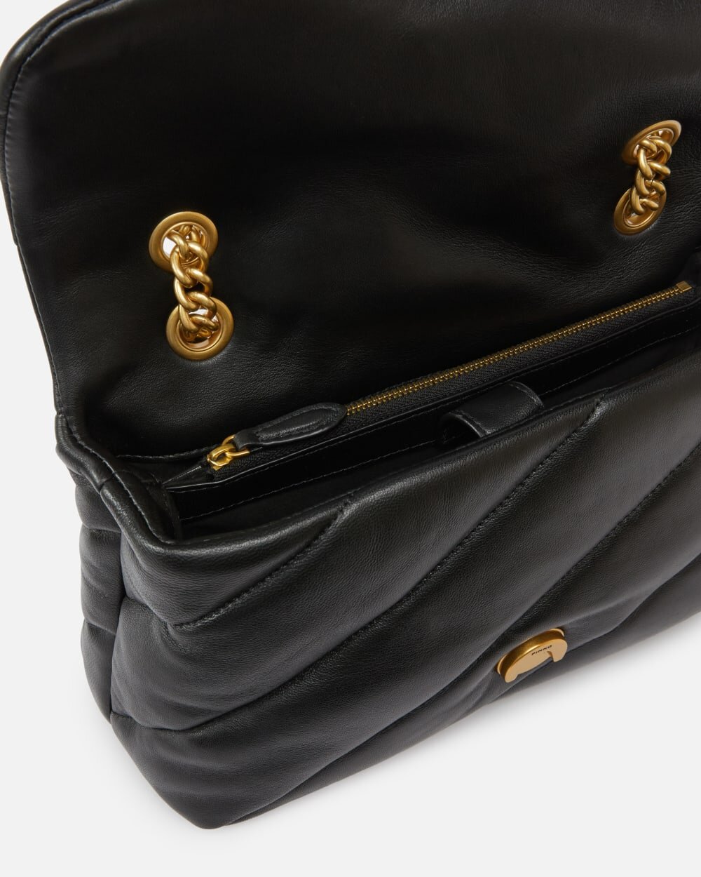 Love Puff Classic Cl Sheep Nap Pinko Borse Donna
100038A0F2 AI25.26. - immagine 4