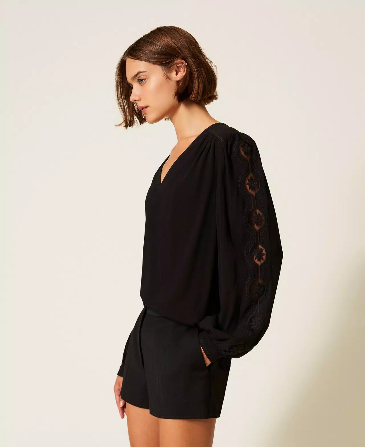 Blusa M/l Con Ricamo Twin Set Bluse Donna 
 
 252TP2151 AI25.26. - immagine 6