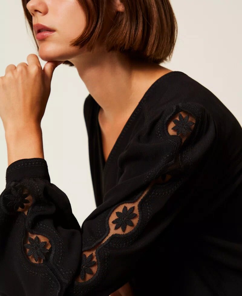 Blusa M/l Con Ricamo Twin Set Bluse Donna 
 
 252TP2151 AI25.26. - immagine 7